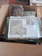 Wereld uitzoekpartij in doos, Postzegels en Munten, Postzegels | Volle albums en Verzamelingen, Ophalen of Verzenden, Buitenland