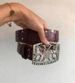 Bordeauxrode riem met brocante gesp en studs, Kleding | Dames, Riemen en Ceinturen, Ophalen of Verzenden