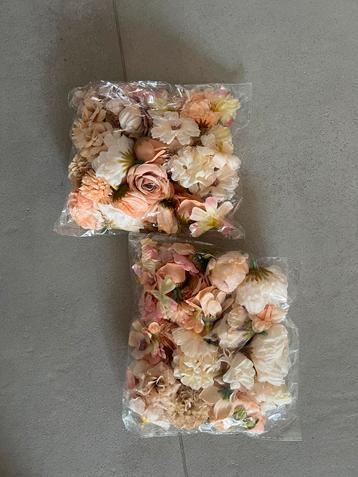 Nieuw - 100 kleine mini kunstbloemen beschikbaar voor biedingen