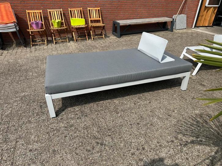 Ligbed / loungebed XXL  195x100x46cm NU 249,-, Tuin en Terras, Ligbedden, Nieuw, Aluminium, Ophalen