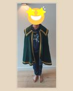 2 Groene cape's met gouden rand - Maat 122/128, Kinderen en Baby's, Carnavalskleding en Verkleedspullen, Ophalen of Verzenden