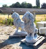 Grote betonnen leeuwen, Ophalen, Nieuw, Beton, Dierenbeeld