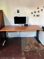 Stevig bureau (180X80), Ophalen, In hoogte verstelbaar