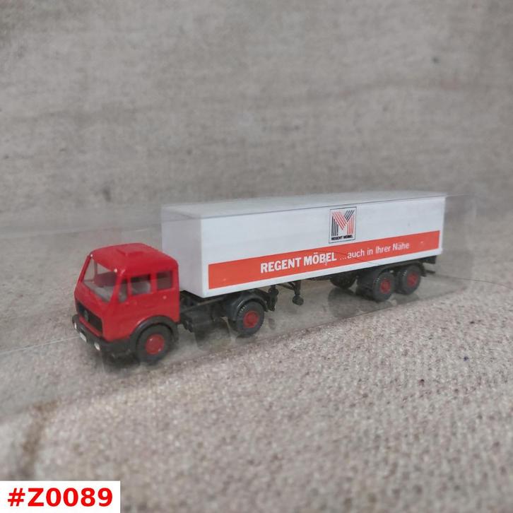 Mercedes-Benz vrachtwagen met 2-assige trailer Regent Möbel, Hobby en Vrije tijd, Modelauto's | 1:87, Zo goed als nieuw, Bus of Vrachtwagen