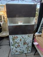 GRATIS witte IKEA BESTÅ legkast met twee dichte deurtjes, Ophalen, 100 tot 150 cm, 50 tot 100 cm, 25 tot 50 cm