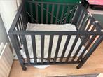 Zwarte kinderbox inclusief matras, kleed en muziekmobiel, Ophalen of Verzenden, Gebruikt