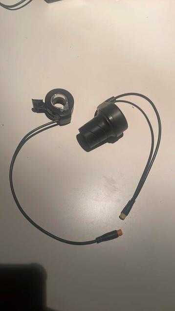 2 gashendels te koop. Per stuk beschikbaar voor biedingen