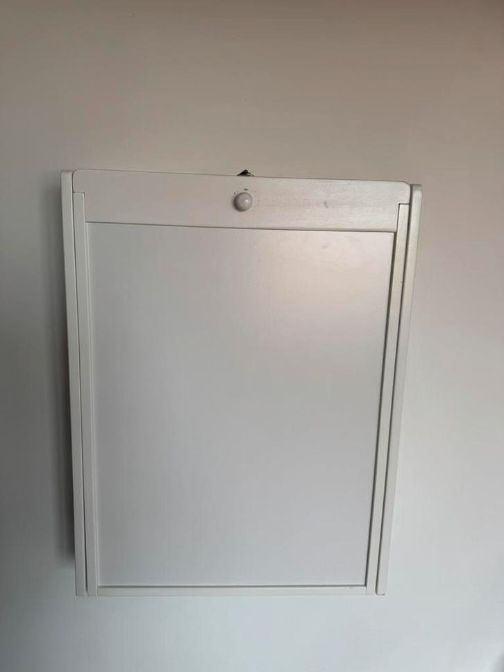 Commode voor aan de muur, Kinderen en Baby's, Kinderkamer | Commodes en Kasten, Zo goed als nieuw, Commode, Minder dan 90 cm, Minder dan 75 cm