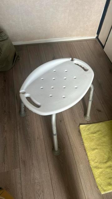 Douchekrukje wit beschikbaar voor biedingen