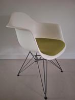 4x Vitra Eames dar in zeer goede staat, Huis en Inrichting, Stoelen, Ophalen, Zo goed als nieuw, Wit