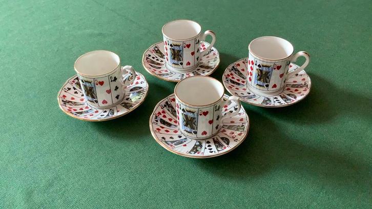 4 koffie kop/schotels bridge/kaart motief. Engels porcelein, Antiek en Kunst, Antiek | Servies compleet, Ophalen