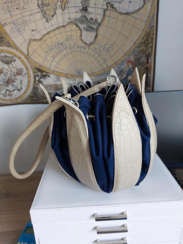 Bijzondere Beige/Blauwe Handtas by Lin, Sieraden, Tassen en Uiterlijk, Tassen | Damestassen, Gebruikt, Handtas, Beige, Ophalen of Verzenden