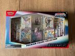Pokémon Prismatic Evolutions Premium Figure Collection, Ophalen of Verzenden, Nieuw, Boosterbox, Foil