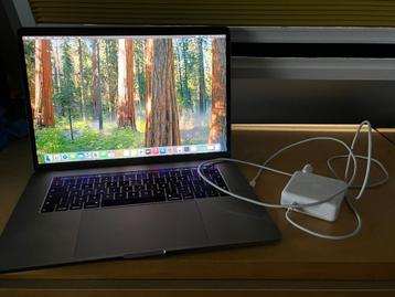 MacBook Pro 2018 15" beschikbaar voor biedingen