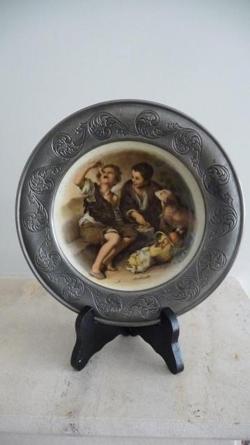 Bord met tinnen rand - 2 beschikbaar voor biedingen