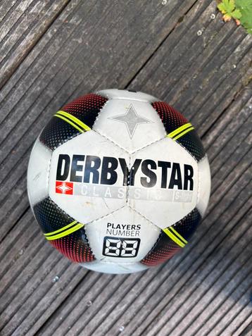 Voetbal derbystar eentje 30€ twee 50€ beschikbaar voor biedingen