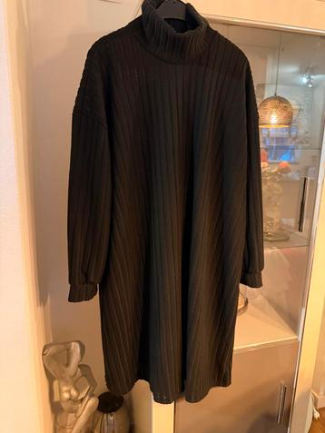 Nieuwe Chic Me jurk met kol maat 52 zwart beschikbaar voor biedingen