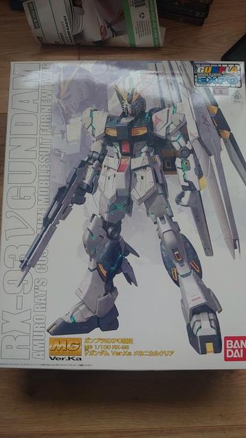 Gebouwde Gundam sets beschikbaar voor biedingen