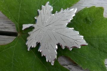 Canadese zilveren Maple Leaf Broche beschikbaar voor biedingen