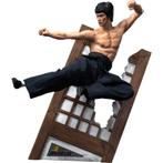 Bruce lee flying-kick resin statue 32 cm, Ophalen of Verzenden, Nieuw, Film, Beeldje, Replica of Model