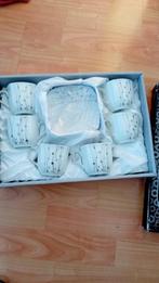 Nieuwe kopjes in doos, Keramiek, Nieuw, Ophalen of Verzenden, Overige stijlen