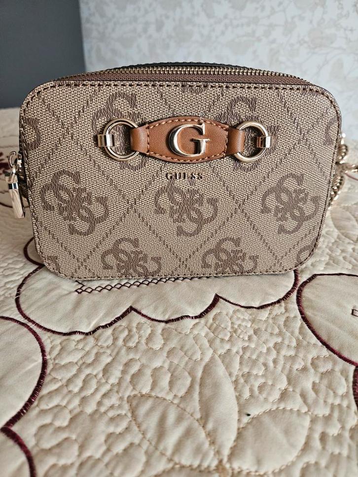 Nieuw Guess Schoudertasje Bruin, Sieraden, Tassen en Uiterlijk, Armbanden, Nieuw, Bruin, Ophalen of Verzenden