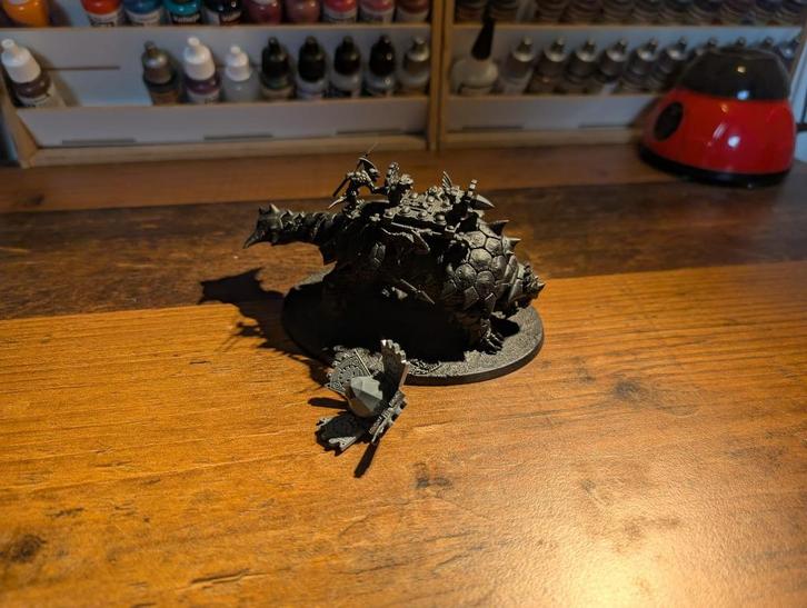 Warhammer; Age of Sigmar/The Old World; Bastiladon, Hobby en Vrije tijd, Wargaming, Zo goed als nieuw, Warhammer, Figuurtje(s)