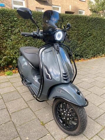 Vespa Sprint 2022 BROM iget full options custom beschikbaar voor biedingen