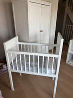 Mooie witte Bopita baby wieg incl. matras dekentje en hoezen, Kinderen en Baby's, Babywiegjes en Ledikanten, Ophalen, Zo goed als nieuw