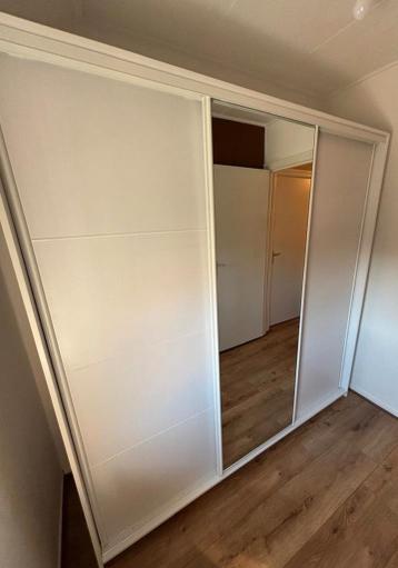 KLEDINGKAST MET TRANSPORT EN MONTAGE - afbeelding 4