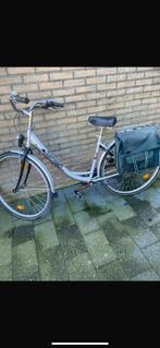 Vrouwen fiets, Fietsen en Brommers, Ophalen of Verzenden, Zo goed als nieuw