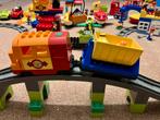 Grote LEGO Duplo Bak o.a Treinbaan, Vliegveld, Graafmachines, Ophalen, Gebruikt, Complete set, Duplo