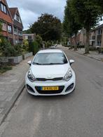 Kia Rio 1.2 I 3DRS 2013 Wit, Auto's, Kia, 450 kg, 4 cilinders, Wit, Origineel Nederlands