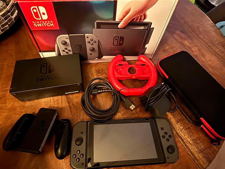 Nintendo switch grey, Spelcomputers en Games, Spelcomputers | Nintendo Switch, Zo goed als nieuw, Switch Original, Ophalen