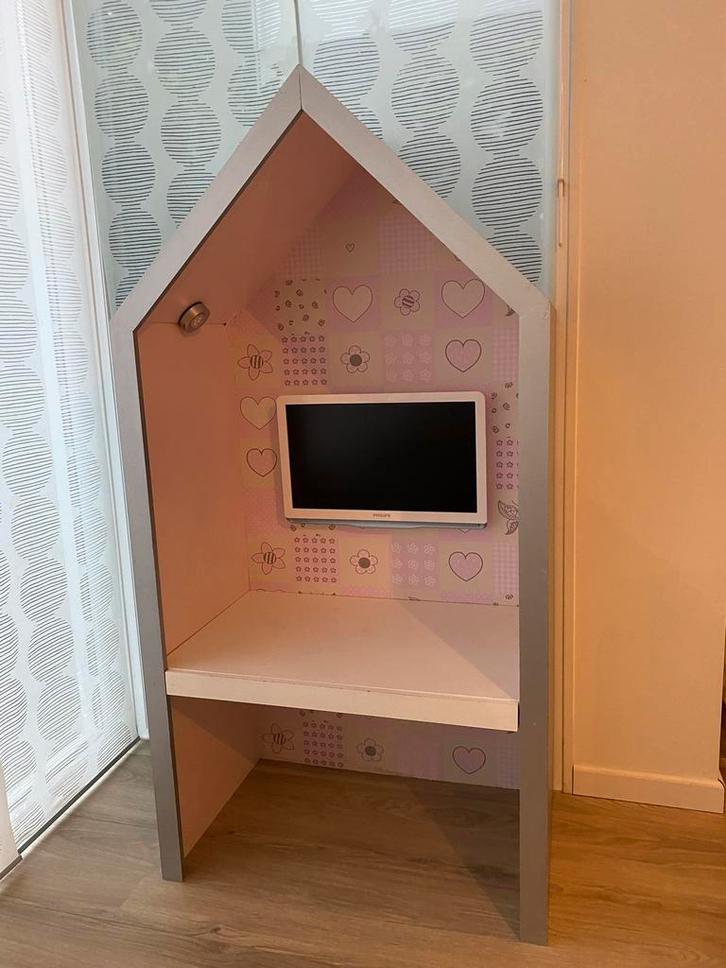 Kinderbureau in de vorm van een huisje, Huis en Inrichting, Bureaus, Zo goed als nieuw, Ophalen