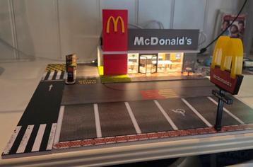McDonald's Diorama 1:64 met LED beschikbaar voor biedingen