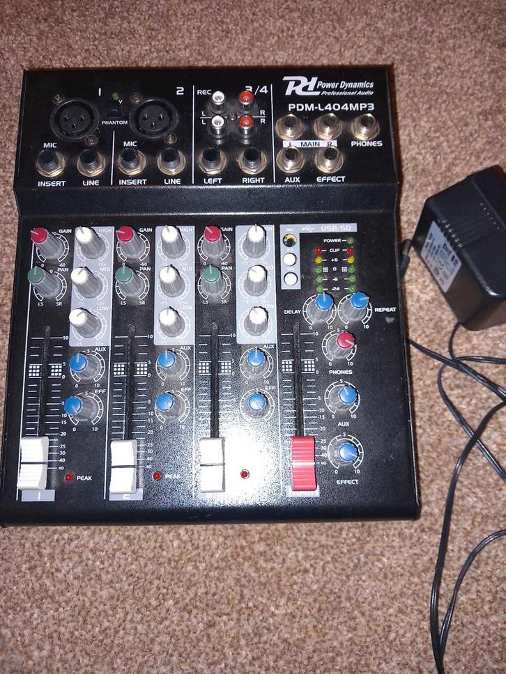 Power Dynamics 4-kanaals Mixer / mengpaneel, Muziek en Instrumenten, Mengpanelen, Gebruikt, Minder dan 5 kanalen, Microfooningang