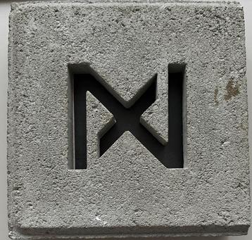 Duvel X Nikes ‎– DNA (CD Limited Brick Edition) beschikbaar voor biedingen