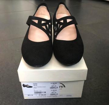 Koopje: Zwart suède dames schoenen merk “volare” maat 39,5 G beschikbaar voor biedingen