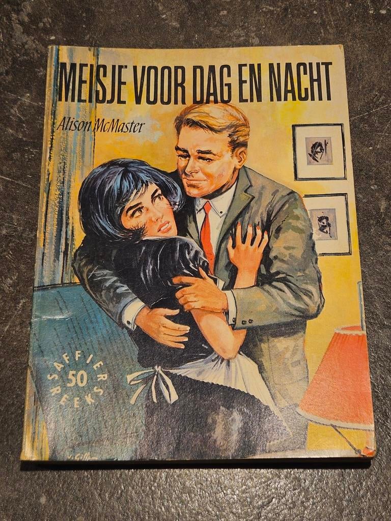 Meisje voor Dag en Nacht pocket roman van Alison McMaster, Ophalen of Verzenden, Zo goed als nieuw