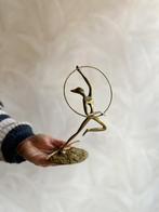 Vintage bronzen beeldje danseres met hoepel ballerina, Ophalen of Verzenden, Zo goed als nieuw, Dier