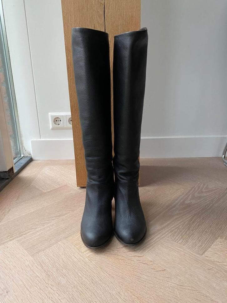Filippa K zwart leren laarzen 36, Kleding | Dames, Schoenen, Zo goed als nieuw, Hoge laarzen, Zwart, Ophalen