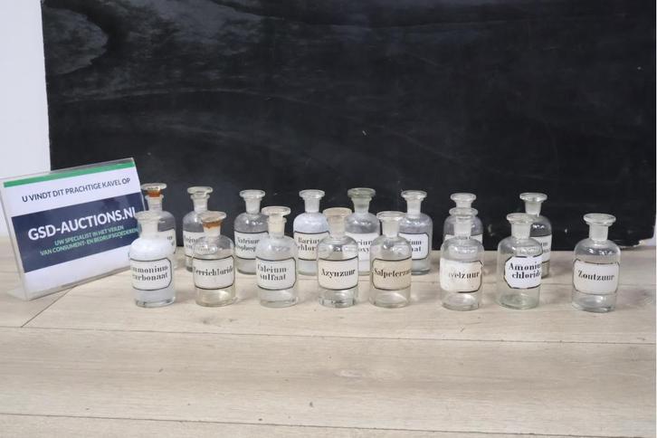 Set van 16 Vintage Kleine Glazen Apothekerspotjes, Antiek en Kunst, Curiosa en Brocante, Ophalen of Verzenden