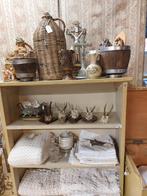 Oude brocante kast in originele verf, Antiek en Kunst, Antiek | Meubels | Kasten, Ophalen