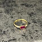 14k gouden ring dames rood steen robijn, 20 of groter, Heer, Ophalen of Verzenden, Zo goed als nieuw