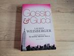 Gossip & Gucci - Lauren Weisberger ~ TH8025, Ophalen of Verzenden, Gelezen, Lauren Weisberger