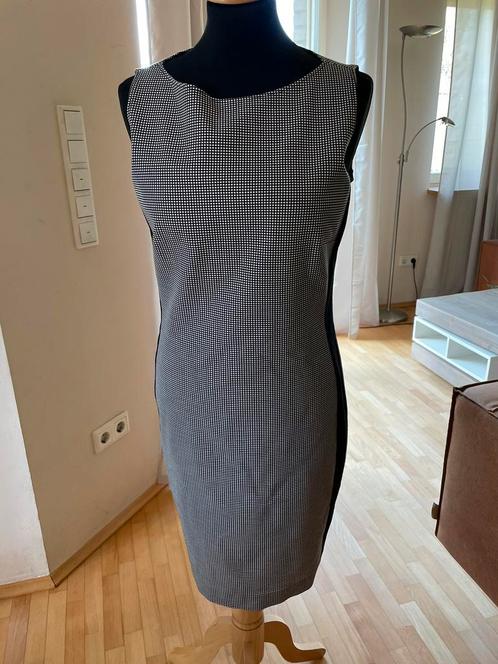 Claudia Sträter stretch jurk maat 38 M zwart wit ruit, Kleding | Dames, Jurken, Zo goed als nieuw, Maat 38/40 (M), Grijs, Onder de knie