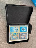 Pokemon Kaarten Opbergmap + Kaarten, Hobby en Vrije tijd, Verzamelkaartspellen | Pokémon, Ophalen of Verzenden, Gebruikt, Meerdere kaarten