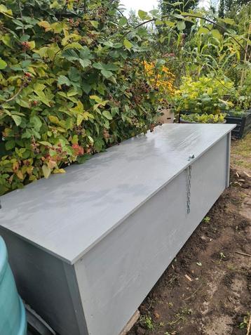 Tuinkisten tuinboxen tuinartikelen tuinspullen tuinkist  beschikbaar voor biedingen