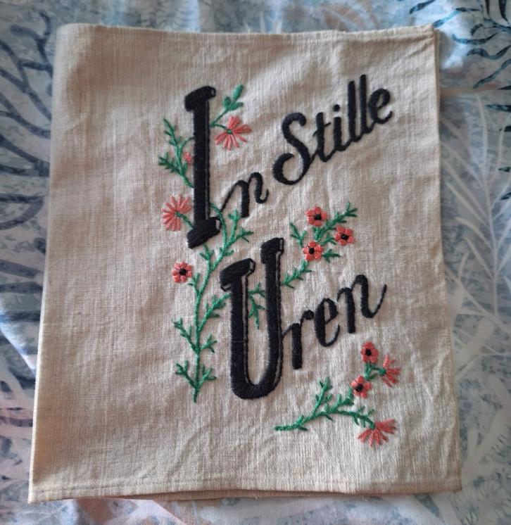 geborduurde boekomslag - handwerk -, Antiek en Kunst, Curiosa en Brocante, Ophalen